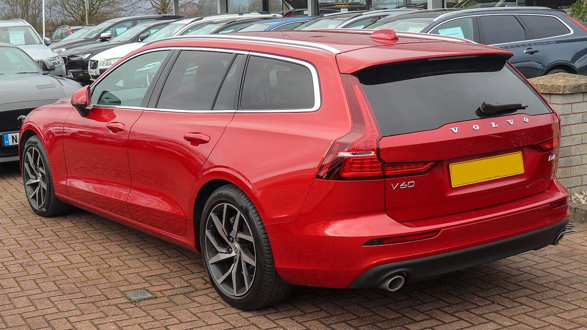 Volvo V60 2024