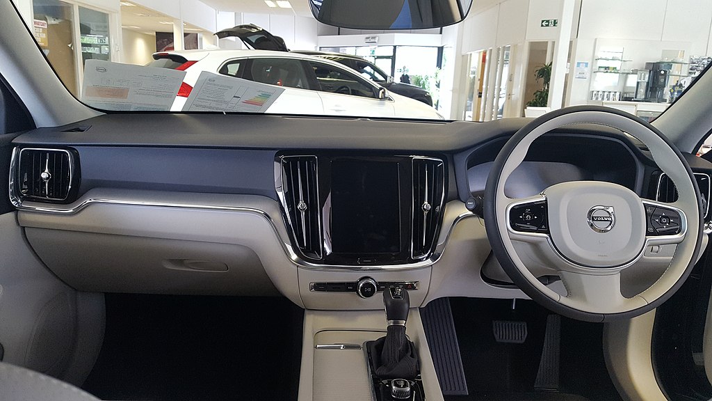 Volvo V60 2024